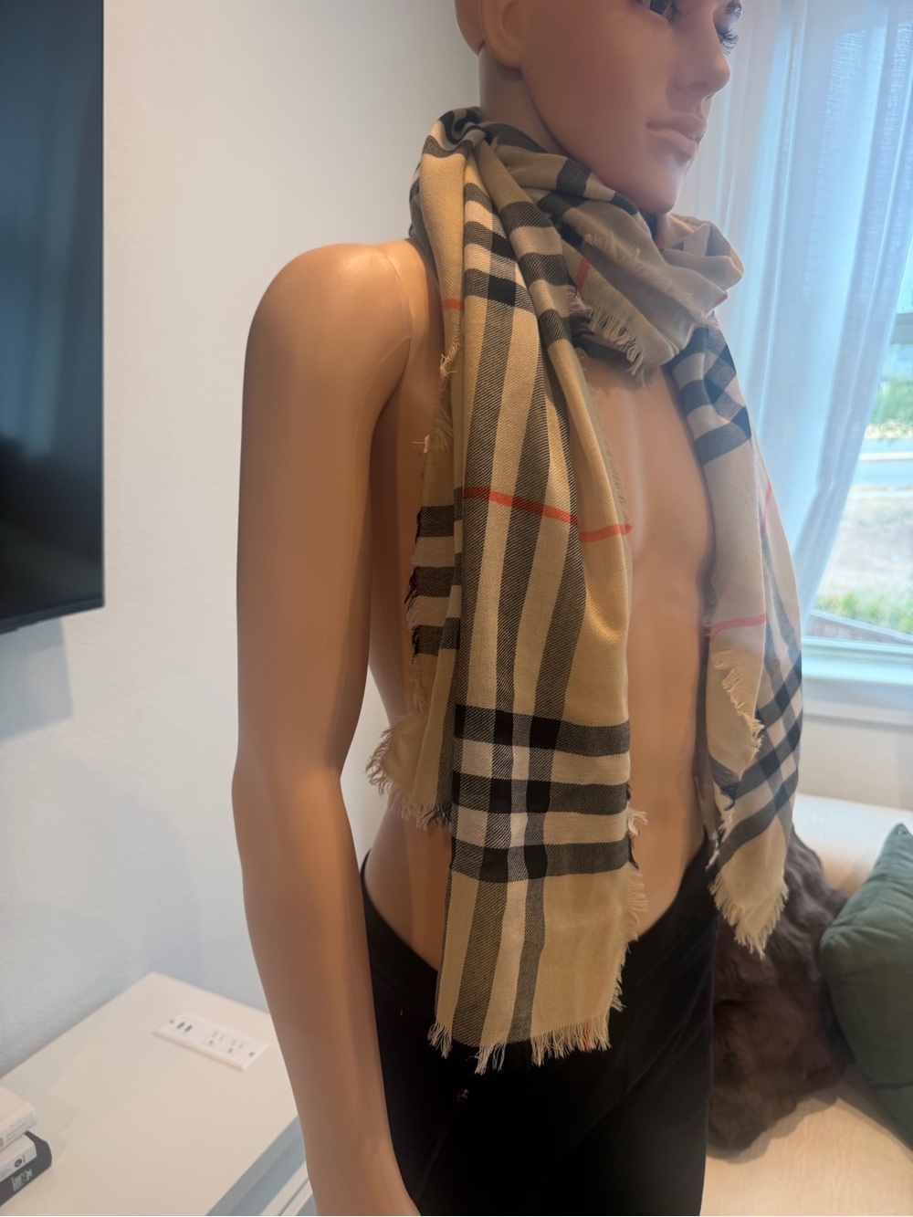 Authentic Burberry Check Lightweight Wool Scarf Sand 100% Wool 290x90cm Italy